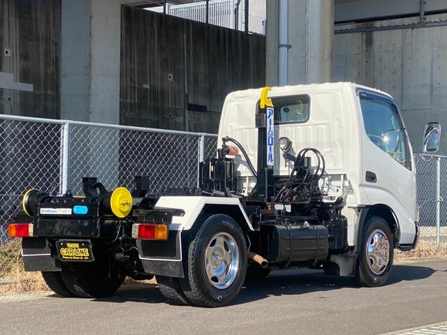 デュトロ ロング全低床　新明和製アームロール　ツインホイスト　新品コンテナ箱　メッキパーツ　ホイールカバー　外装仕上済　総重量５ｔ未満対応（11枚目）