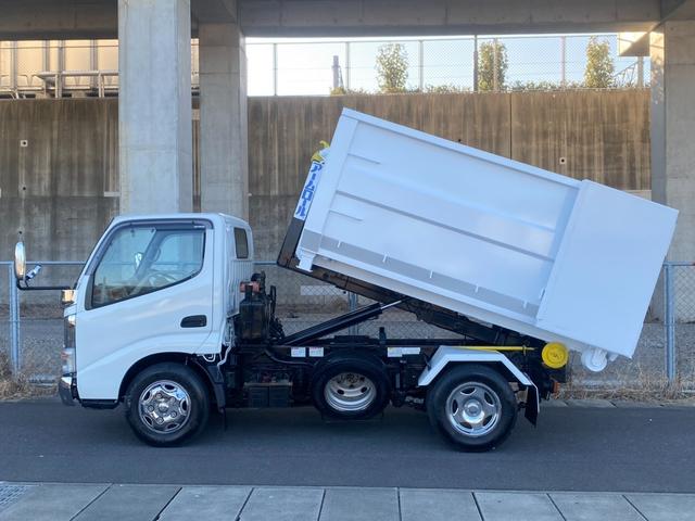 デュトロ ロング全低床　新明和製アームロール　ツインホイスト　新品コンテナ箱　メッキパーツ　ホイールカバー　外装仕上済　総重量５ｔ未満対応（18枚目）