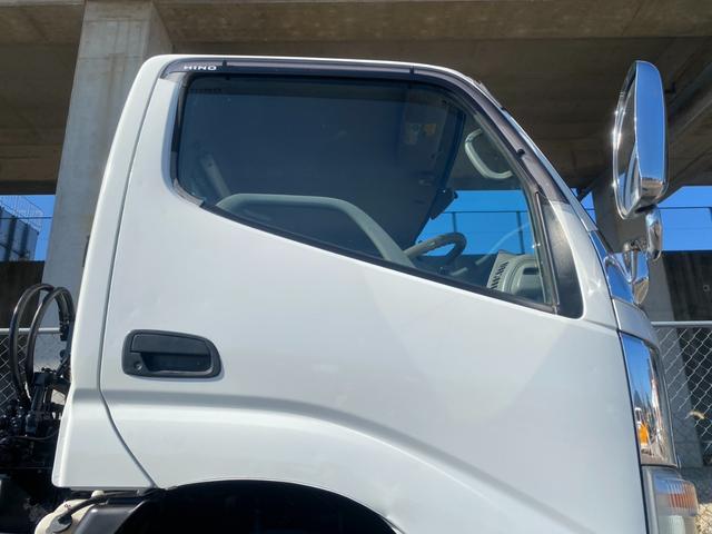 デュトロ ロング全低床　新明和製アームロール　ツインホイスト　新品コンテナ箱　メッキパーツ　ホイールカバー　外装仕上済　総重量５ｔ未満対応（29枚目）