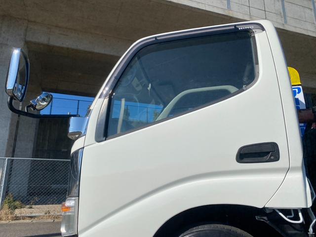 デュトロ ロング全低床　新明和製アームロール　ツインホイスト　新品コンテナ箱　メッキパーツ　ホイールカバー　外装仕上済　総重量５ｔ未満対応（34枚目）