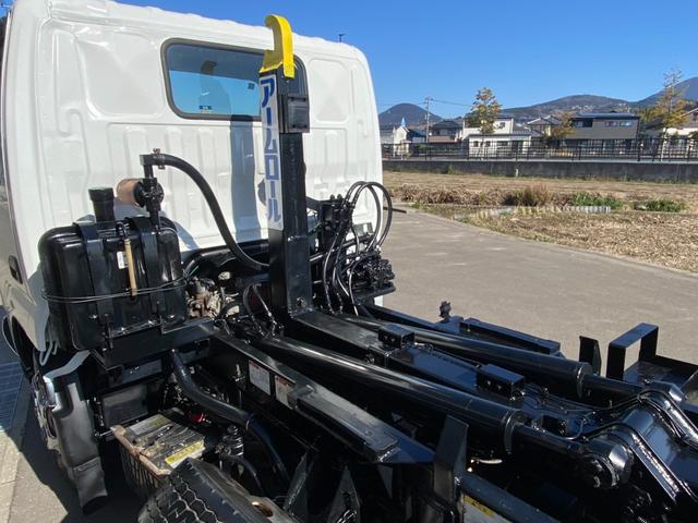 デュトロ ロング全低床　新明和製アームロール　ツインホイスト　新品コンテナ箱　メッキパーツ　ホイールカバー　外装仕上済　総重量５ｔ未満対応（43枚目）