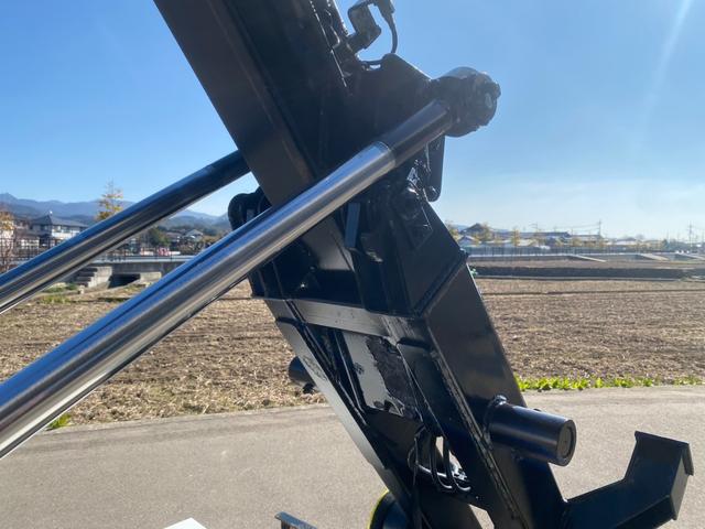 デュトロ ロング全低床　新明和製アームロール　ツインホイスト　新品コンテナ箱　メッキパーツ　ホイールカバー　外装仕上済　総重量５ｔ未満対応（50枚目）