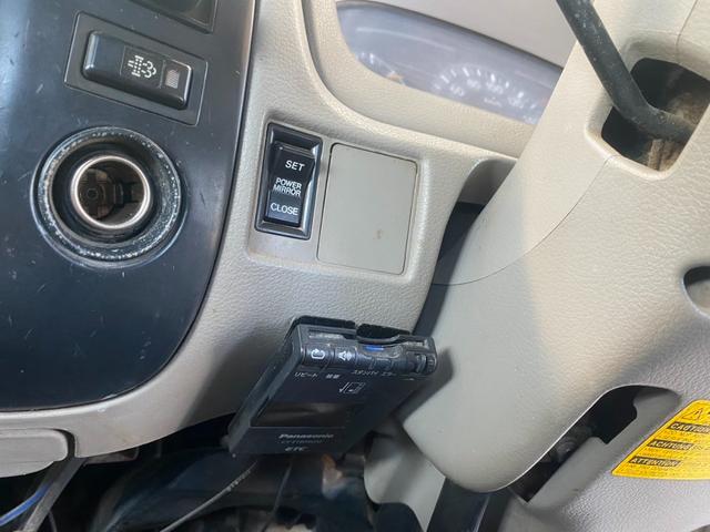 デュトロ ロング全低床　新明和製アームロール　ツインホイスト　新品コンテナ箱　メッキパーツ　ホイールカバー　外装仕上済　総重量５ｔ未満対応（62枚目）