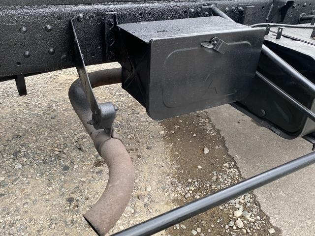 キャンター ワイドキャブロング高床　あおり開閉　３０００ｋｇ積載　ウィンチ　ラジコン　メッキパーツ　マフラー煤焼き装置（ＤＰＦ）無し（21枚目）