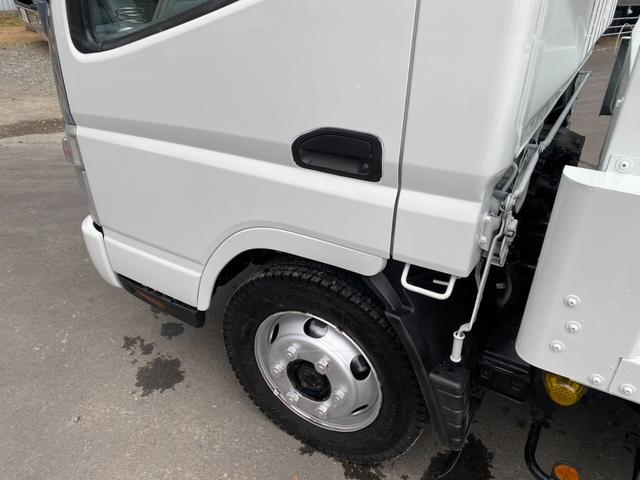 キャンター ワイドキャブロング高床　あおり開閉　３０００ｋｇ積載　ウィンチ　ラジコン　メッキパーツ　マフラー煤焼き装置（ＤＰＦ）無し（45枚目）