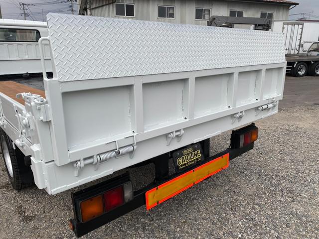キャンター ワイドキャブロング高床　あおり開閉　３０００ｋｇ積載　ウィンチ　ラジコン　メッキパーツ　マフラー煤焼き装置（ＤＰＦ）無し（51枚目）