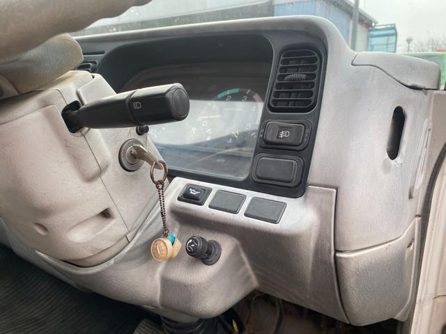 キャンター 全低床　１０尺平ボディ　Ｅ／Ｇ４Ｄ３３（30枚目）