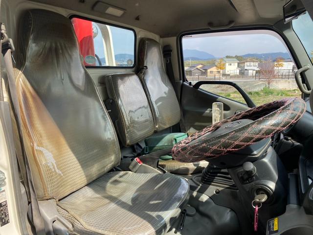 デュトロ 　ユニック３段クレーン　ラジコン　メッキパーツ　鉄板張　社外ナビ　バックカメラ（5枚目）