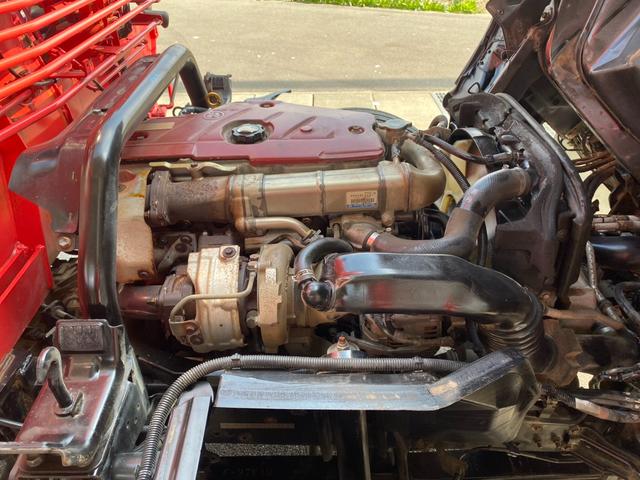 デュトロ 　ユニック３段クレーン　ラジコン　メッキパーツ　鉄板張　社外ナビ　バックカメラ（18枚目）