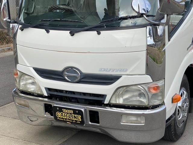 デュトロ 　ユニック３段クレーン　ラジコン　メッキパーツ　鉄板張　社外ナビ　バックカメラ（32枚目）