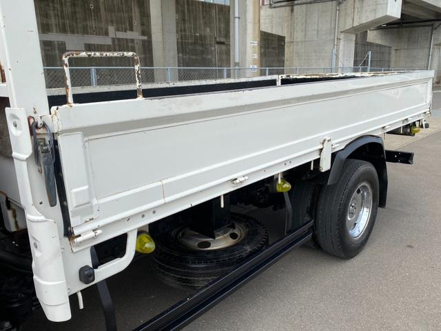 デュトロ 　ユニック３段クレーン　ラジコン　メッキパーツ　鉄板張　社外ナビ　バックカメラ（37枚目）