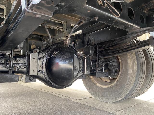 デュトロ 　ユニック３段クレーン　ラジコン　メッキパーツ　鉄板張　社外ナビ　バックカメラ（43枚目）