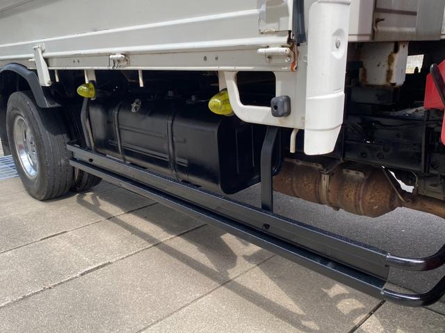 デュトロ 　ユニック３段クレーン　ラジコン　メッキパーツ　鉄板張　社外ナビ　バックカメラ（46枚目）