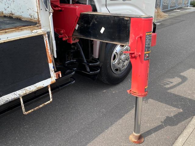 デュトロ 　ユニック３段クレーン　ラジコン　メッキパーツ　鉄板張　社外ナビ　バックカメラ（53枚目）