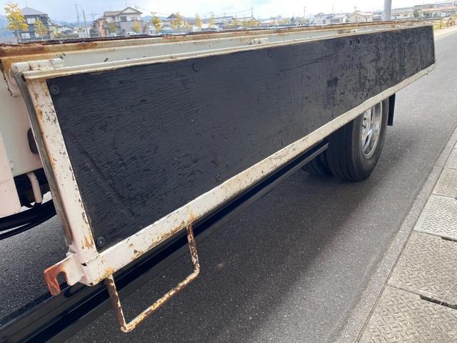 デュトロ 　ユニック３段クレーン　ラジコン　メッキパーツ　鉄板張　社外ナビ　バックカメラ（55枚目）