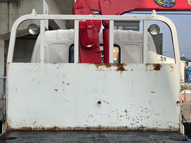 デュトロ 　ユニック３段クレーン　ラジコン　メッキパーツ　鉄板張　社外ナビ　バックカメラ（58枚目）