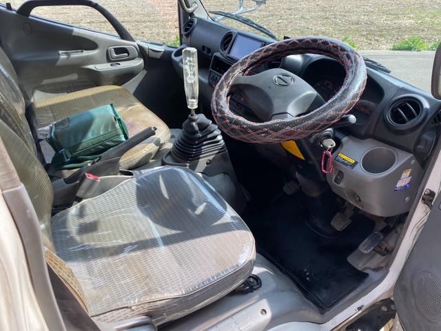 デュトロ 　ユニック３段クレーン　ラジコン　メッキパーツ　鉄板張　社外ナビ　バックカメラ（59枚目）