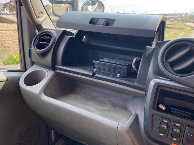 デュトロ 　ユニック３段クレーン　ラジコン　メッキパーツ　鉄板張　社外ナビ　バックカメラ（73枚目）