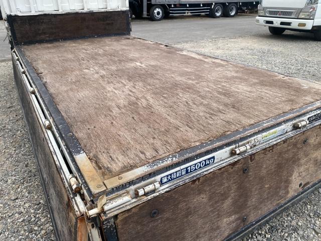 エルフトラック フラットロー　１０尺平ボディ　カスタムキャビン　メッキパーツ（3枚目）