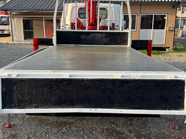 エルフトラック 　ユニック６段クレーン　差し違い　ラジコン　リアジャッキ（27枚目）