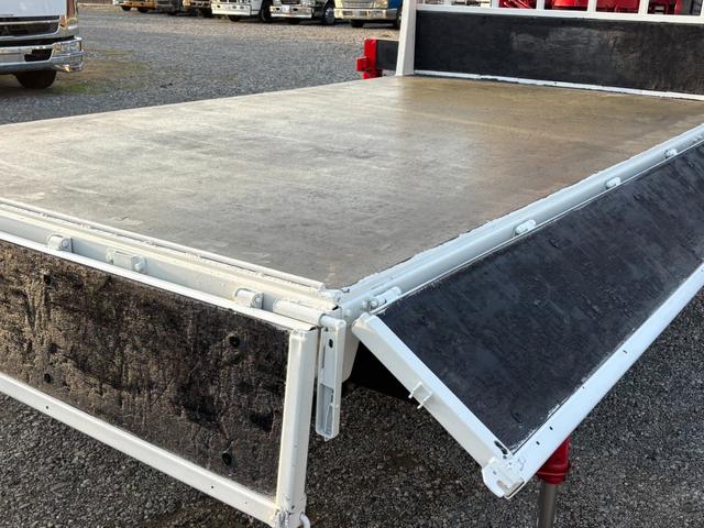 エルフトラック 　ユニック６段クレーン　差し違い　ラジコン　リアジャッキ（29枚目）