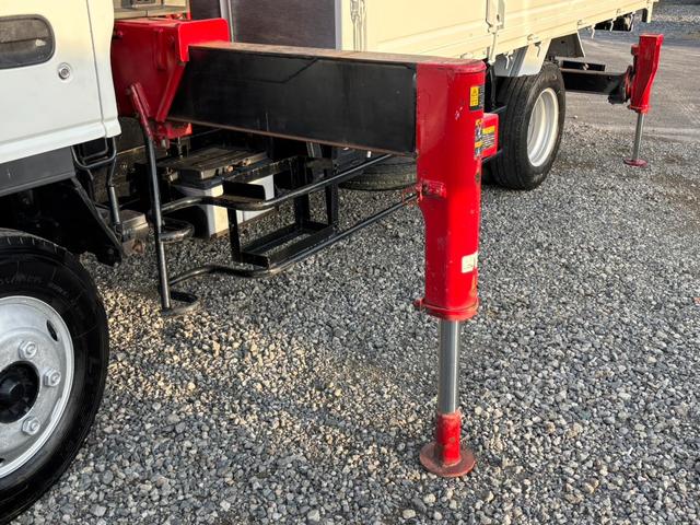 エルフトラック 　ユニック６段クレーン　差し違い　ラジコン　リアジャッキ（32枚目）