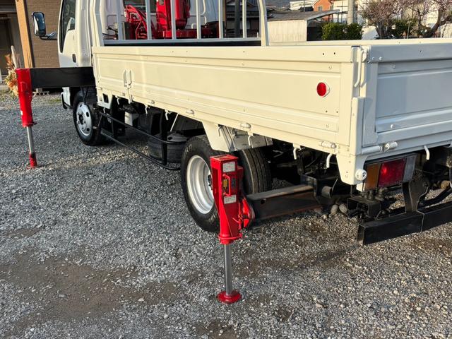 エルフトラック 　ユニック６段クレーン　差し違い　ラジコン　リアジャッキ（34枚目）