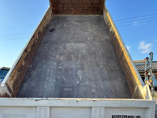 エルフトラック ダンプ　ワンオーナー車　　Ｅ／Ｇ　４ＢＥ１（4枚目）