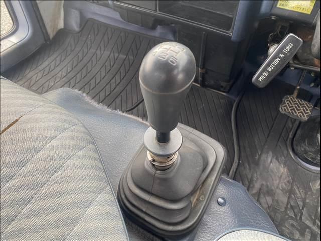 1991 Isuzu Elf Truck photo 11