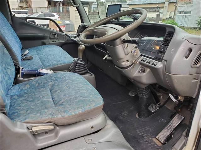 2000 Mitsubishi Fuso Canter Wide Cab photo 4