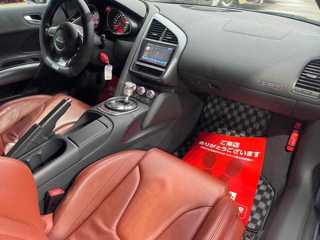4.2FSIクワトロ 茶革シート V8エンジン パワーシート シートヒーター ETC バックカメラ(62枚目)
