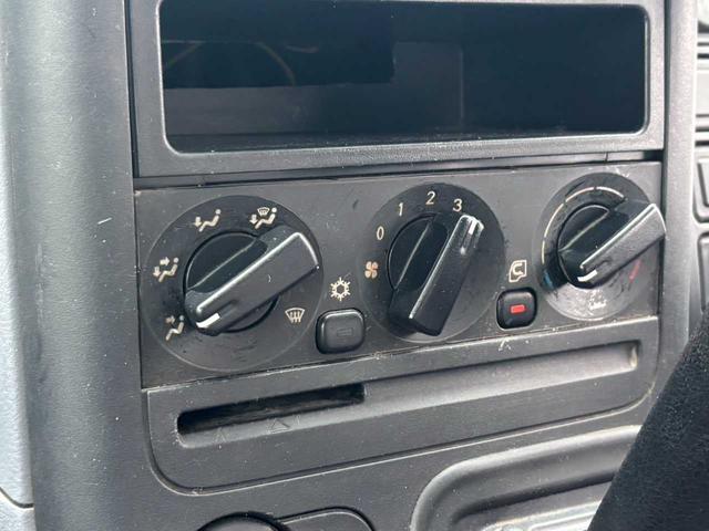 キャンターガッツ ロング全低床ＤＸ　４ＷＤ　３．０ディーゼルターボ　１０尺平ボディ　オートマ　メッキパーツ　外装仕上げ済み　ＥＴＣ（47枚目）