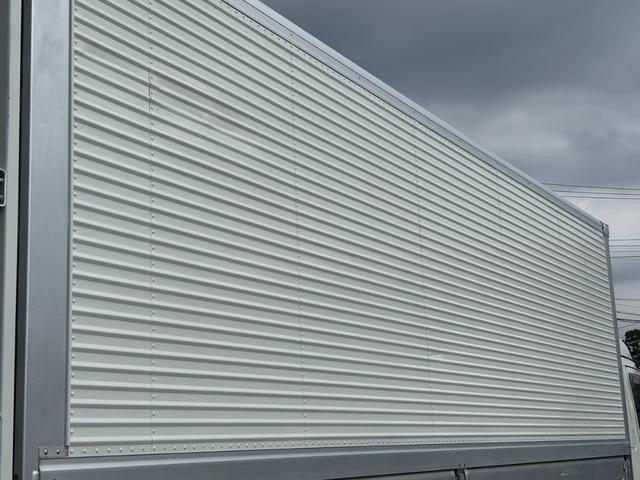 レンジャープロ ベースグレード　アルミウィング　ワイド　６２００ボディ　ラッシング２段　ベッド付　メッキパーツ　　外装仕上済（30枚目）