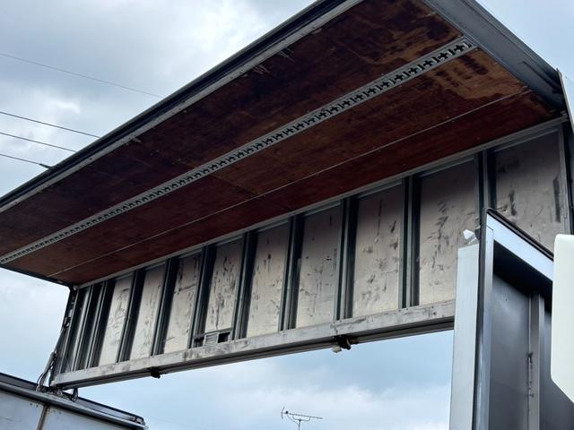 レンジャープロ ベースグレード　アルミウィング　ワイド　６２００ボディ　ラッシング２段　ベッド付　メッキパーツ　　外装仕上済（49枚目）