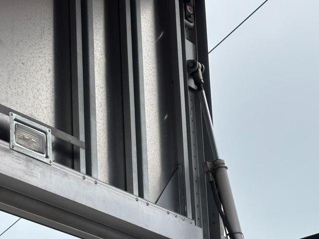 レンジャープロ ベースグレード　アルミウィング　ワイド　６２００ボディ　ラッシング２段　ベッド付　メッキパーツ　　外装仕上済（51枚目）