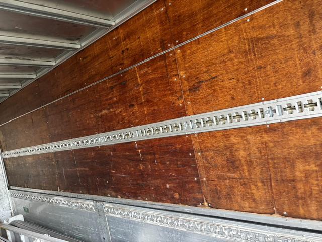 レンジャープロ ベースグレード　アルミウィング　ワイド　６２００ボディ　ラッシング２段　ベッド付　メッキパーツ　　外装仕上済（55枚目）