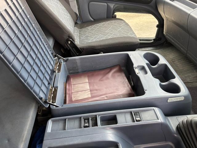 レンジャープロ ベースグレード　アルミウィング　ワイド　６２００ボディ　ラッシング２段　ベッド付　メッキパーツ　　外装仕上済（67枚目）