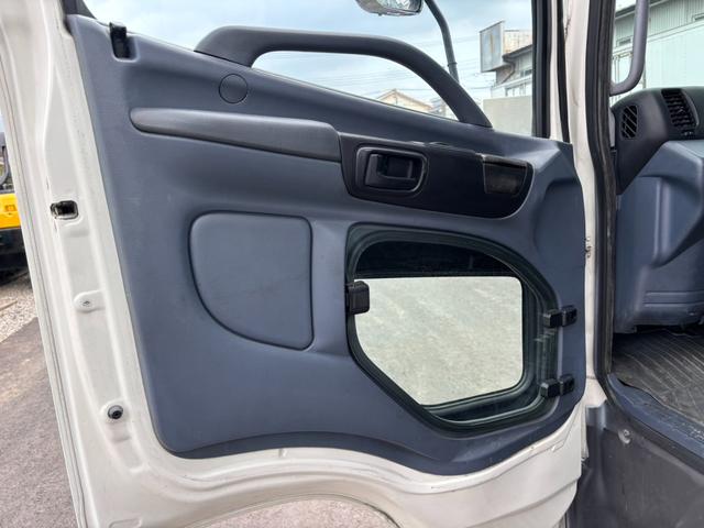 レンジャープロ ベースグレード　アルミウィング　ワイド　６２００ボディ　ラッシング２段　ベッド付　メッキパーツ　　外装仕上済（74枚目）