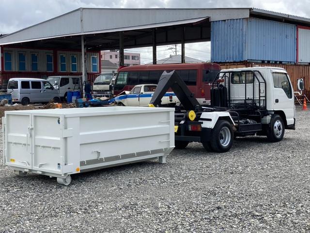 エルフトラック 　新明和製アームロール　コンテナ箱付き　メッキパーツ　総重量５ｔ未満免許対応（2枚目）