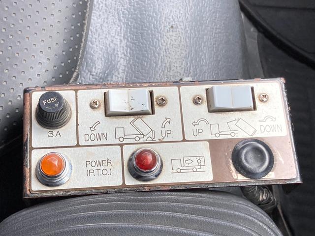 エルフトラック 　新明和製アームロール　コンテナ箱付き　メッキパーツ　総重量５ｔ未満免許対応（67枚目）