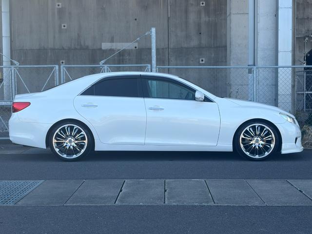 マークＸ ２５０Ｇ　リラックスセレクション・ブラックリミテッド　純正ナビ　バックカメラ　社外アルミ　スマートキー　ＥＴＣ　パワーシート（10枚目）