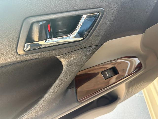 マークＸ ２５０Ｇ　リラックスセレクション・ブラックリミテッド　純正ナビ　バックカメラ　社外アルミ　スマートキー　ＥＴＣ　パワーシート（34枚目）