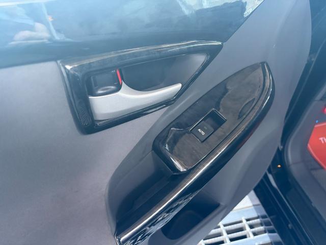 プリウス Sツーリングセレクション 社外ナビ アルミ バックカメラ LEDヘッドライト ETC スマートキー(23枚目)