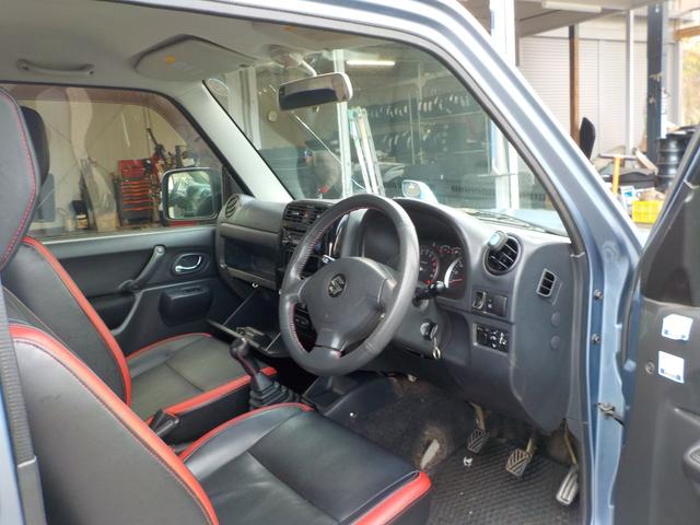 ジムニー クロスアドベンチャー　４ＷＤ　シートヒーター　アルミ　５速マニュアル　電格ミラー　ミラーウィンカー（7枚目）