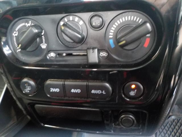 ジムニー クロスアドベンチャー　４ＷＤ　シートヒーター　アルミ　５速マニュアル　電格ミラー　ミラーウィンカー（9枚目）