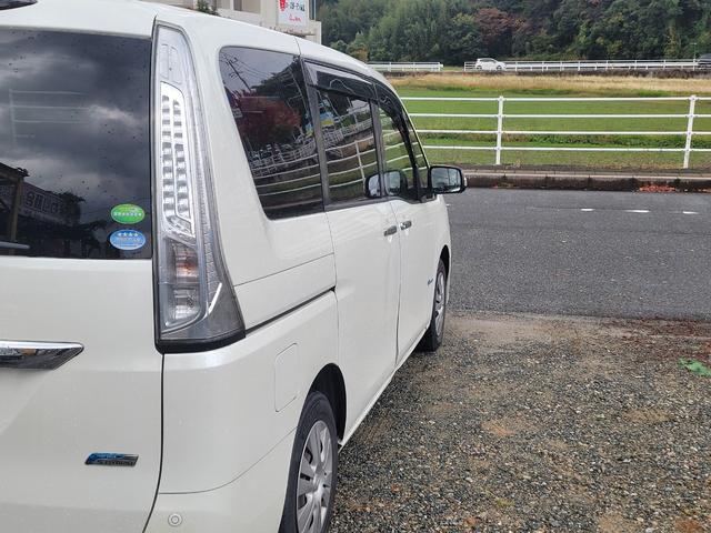 セレナ ２０Ｘ　Ｓ－ハイブリッド　ナビＣＤＤＶＤＴＶＢカメラ左側パワスラスマートキー（4枚目）