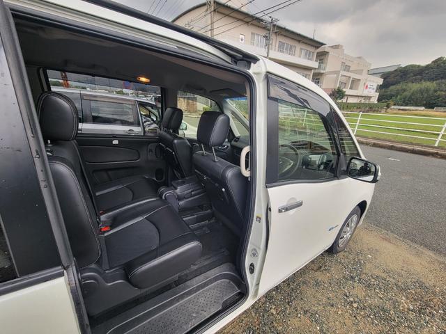 セレナ ２０Ｘ　Ｓ－ハイブリッド　ナビＣＤＤＶＤＴＶＢカメラ左側パワスラスマートキー（12枚目）