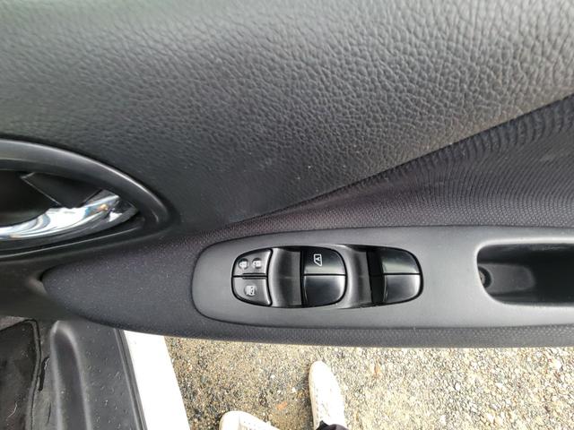 セレナ ２０Ｘ　Ｓ－ハイブリッド　ナビＣＤＤＶＤＴＶＢカメラ左側パワスラスマートキー（16枚目）