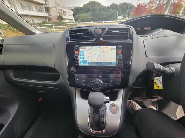セレナ ２０Ｘ　Ｓ－ハイブリッド　ナビＣＤＤＶＤＴＶＢカメラ左側パワスラスマートキー（18枚目）