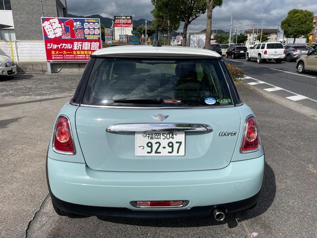 ＭＩＮＩ クーパー　正規ディラー車　後期型　禁煙車　走行５万Ｋｍ　社外ナビ＆地デジＴＶ　Ｂｌｕｅｔｏｏｔｈ　ＤＶＤ　ＥＴＣ　センターメーター　プッシュスタート　ＭＴモード　純正１５アルミ　ＯＰメッキパーツ　横滑り防止装置（8枚目）